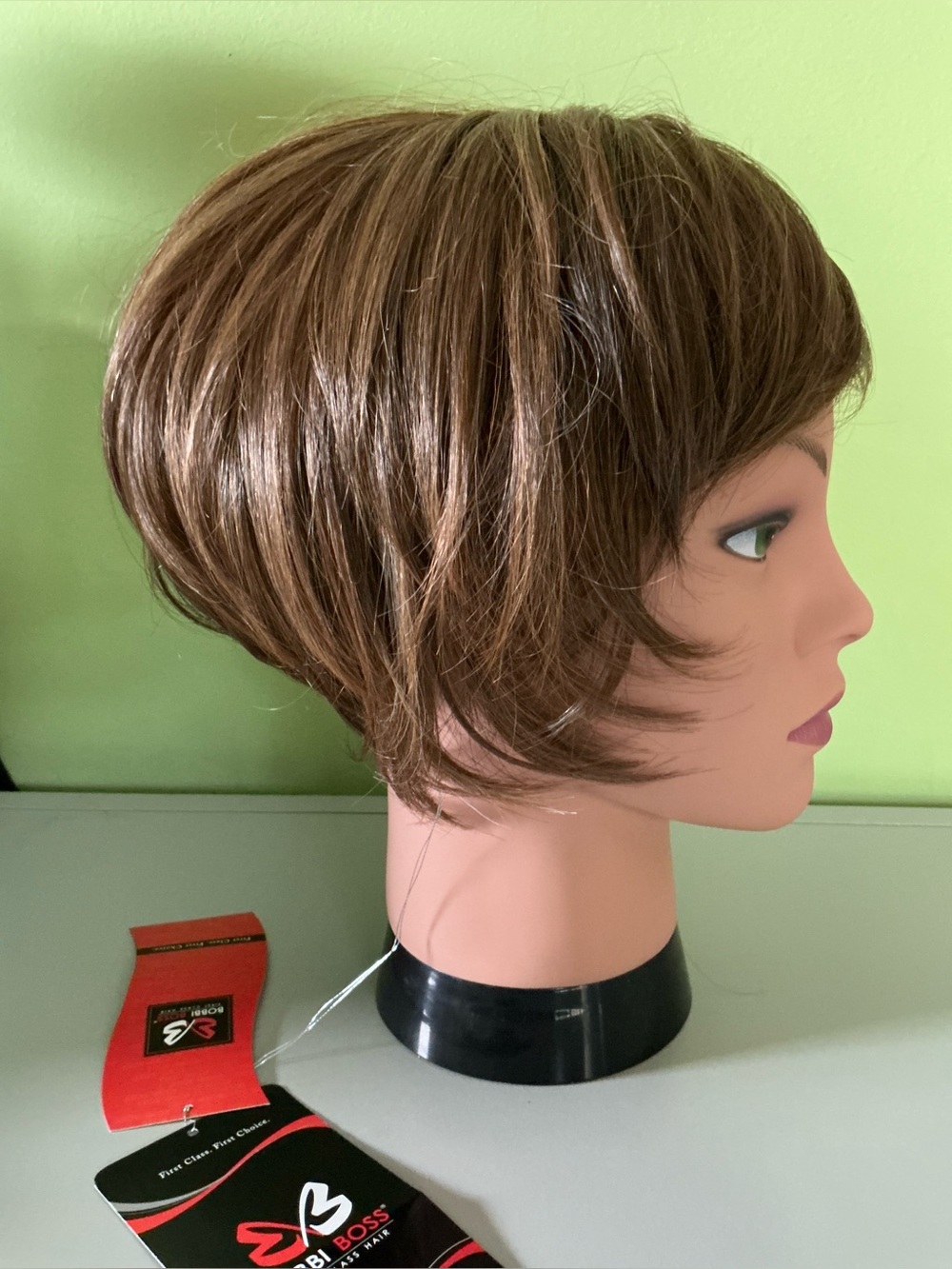 NIP Bobbi Boss Wig Style Emma - M234 Color 1010